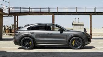 Porsche Cayenne Turbo E-Hybrid: il SUV ibrido da oltre 700 cavalli